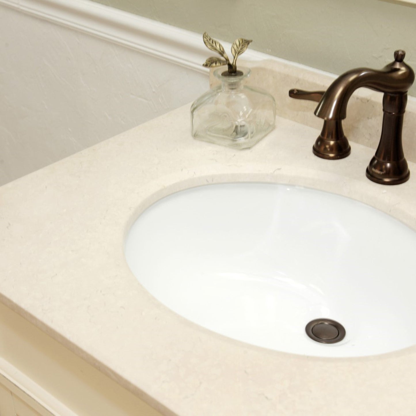 30" Single sink vanity wood cream white