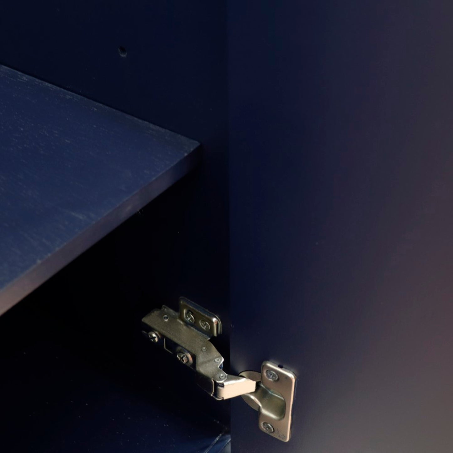 61" Double sink vanity in Blue finish and White engineered stone and round sink