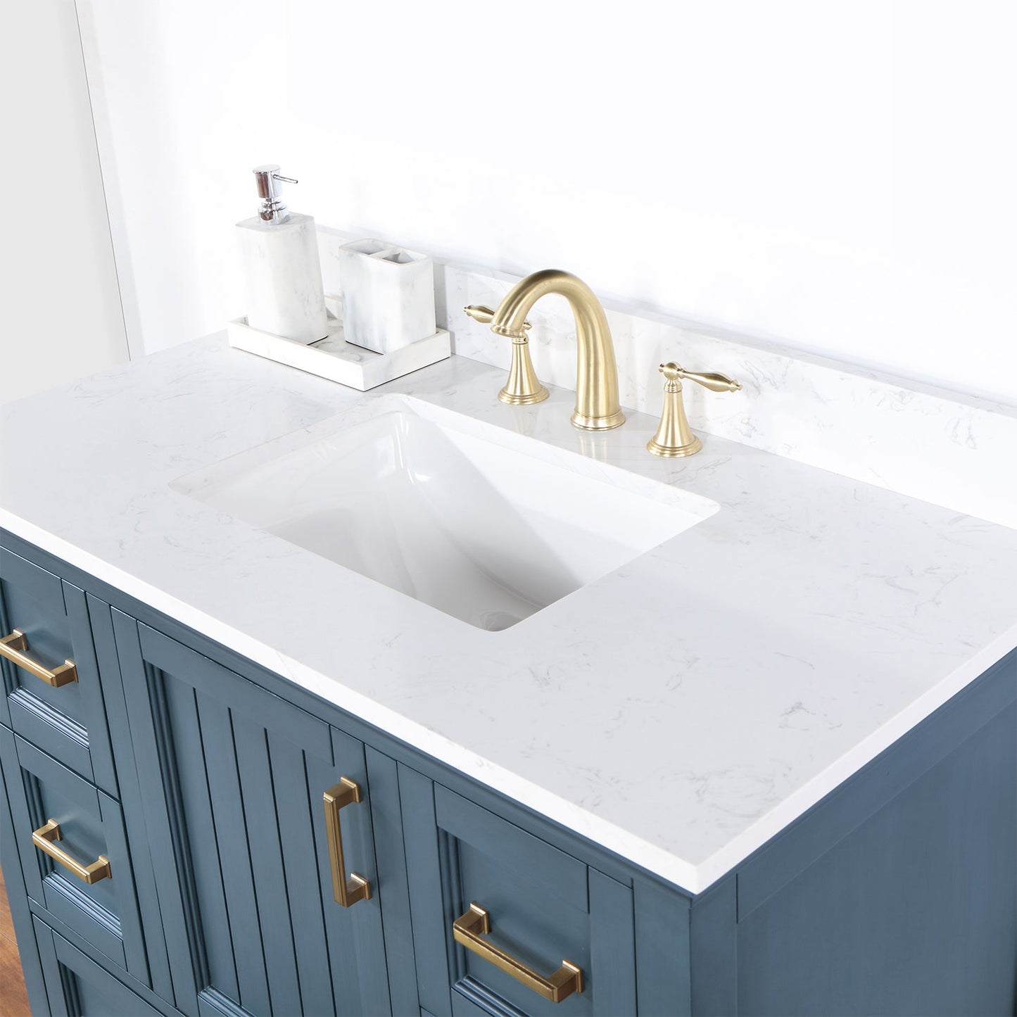 Isla 42" Single Bathroom Vanity Set in Classic Blue and Aosta White Engineered Stone Countertop without Mirror