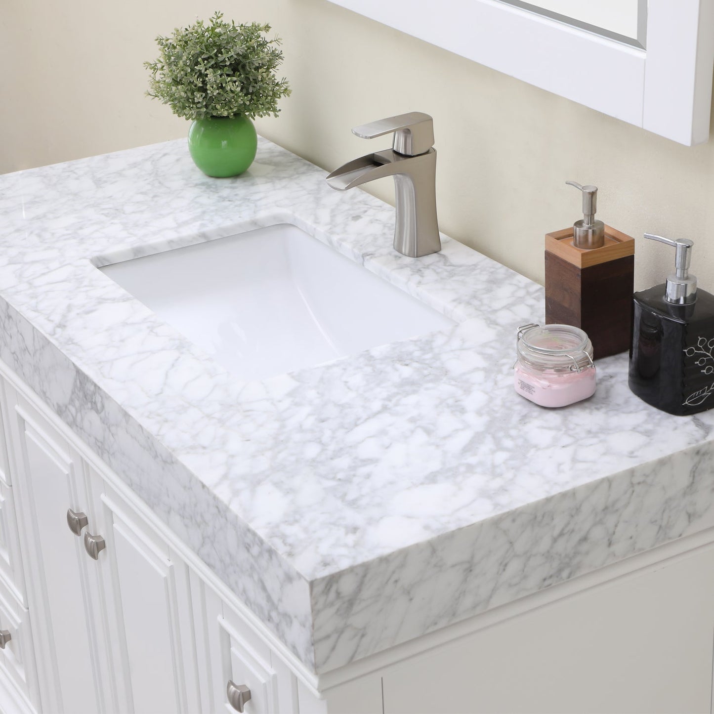 Jardin 48" Single Bathroom Vanity Set in White and Carrara White Marble Countertop with Mirror