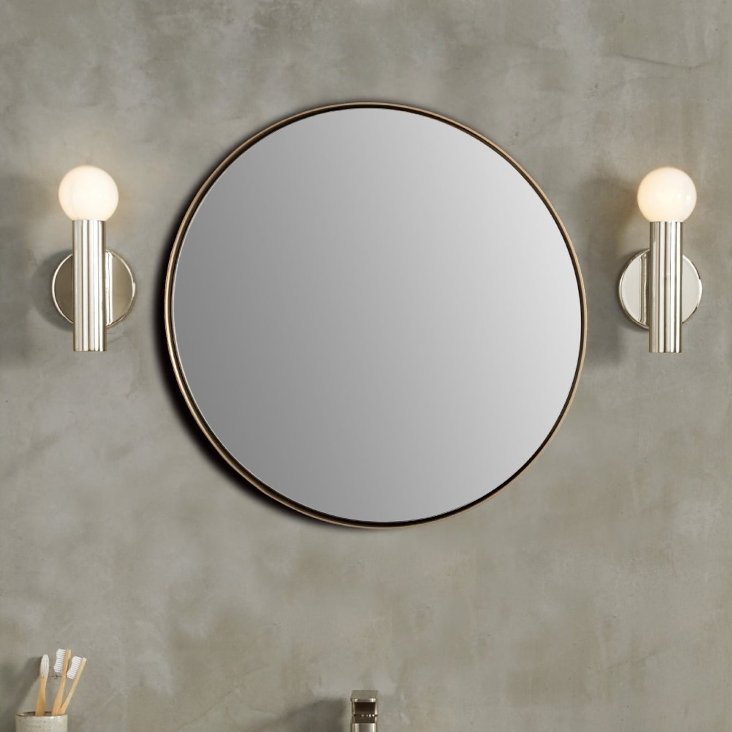 Round Metal Frame Mirror in Brushed Gold
