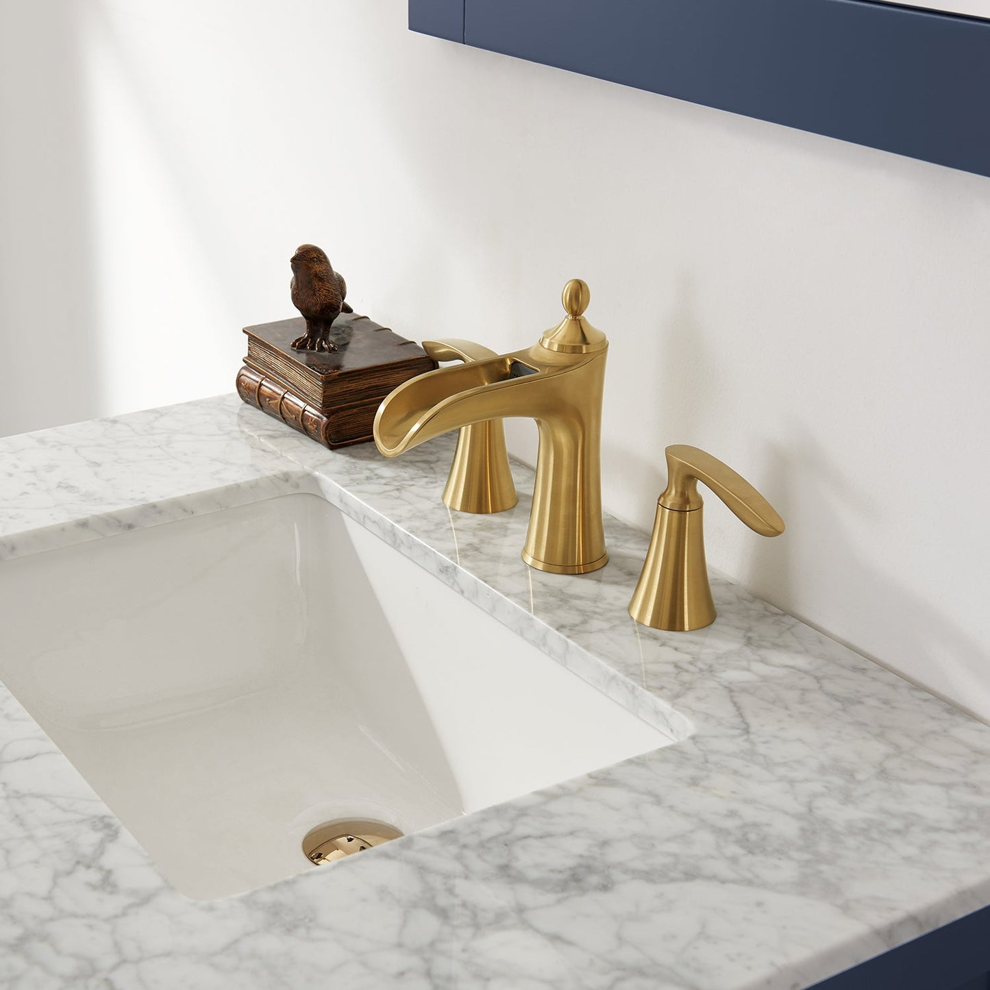 Ivy 30" Single Bathroom Vanity Set in Royal Blue and Carrara White Marble Countertop with Mirror