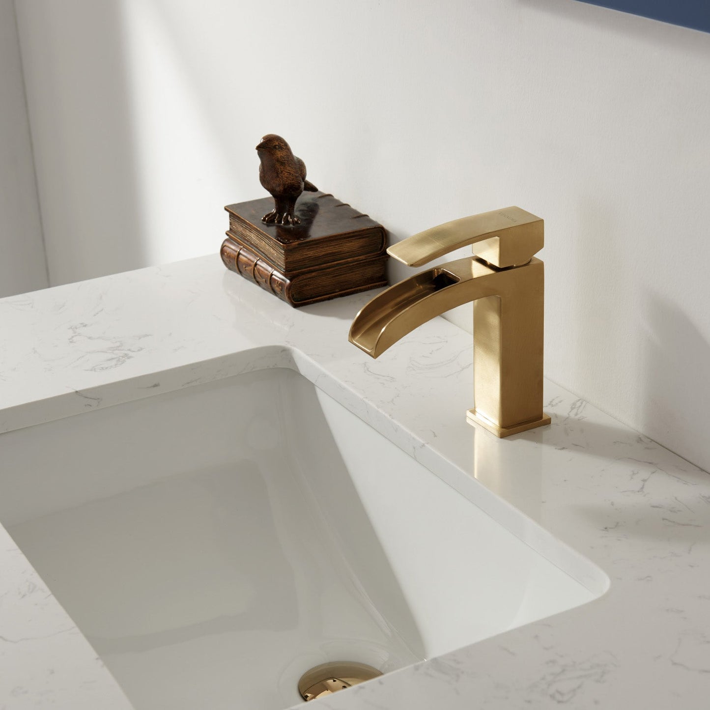 Jackson 36" Single Bathroom Vanity Set in Royal Blue and Aosta White Engineered Stone Countertop without Mirror
