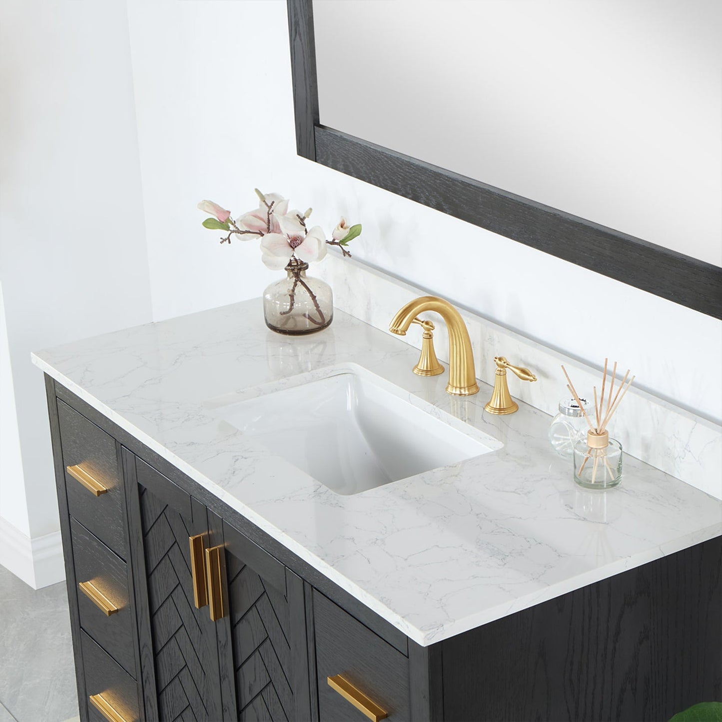 Gazsi 48" Single Bathroom Vanity Set in Brown Oak with Grain White Engineered Stone Countertop with Mirror