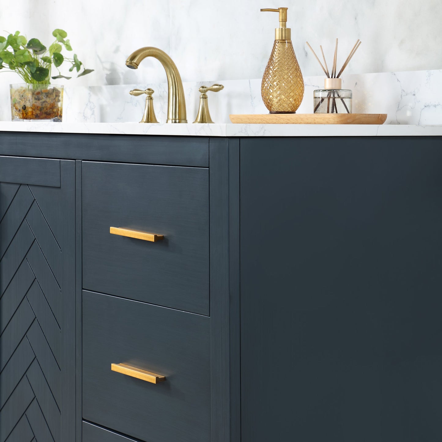 Gazsi 60" Single Bathroom Vanity Set in Classic Blue with Grain White Engineered Stone Countertop with Mirror