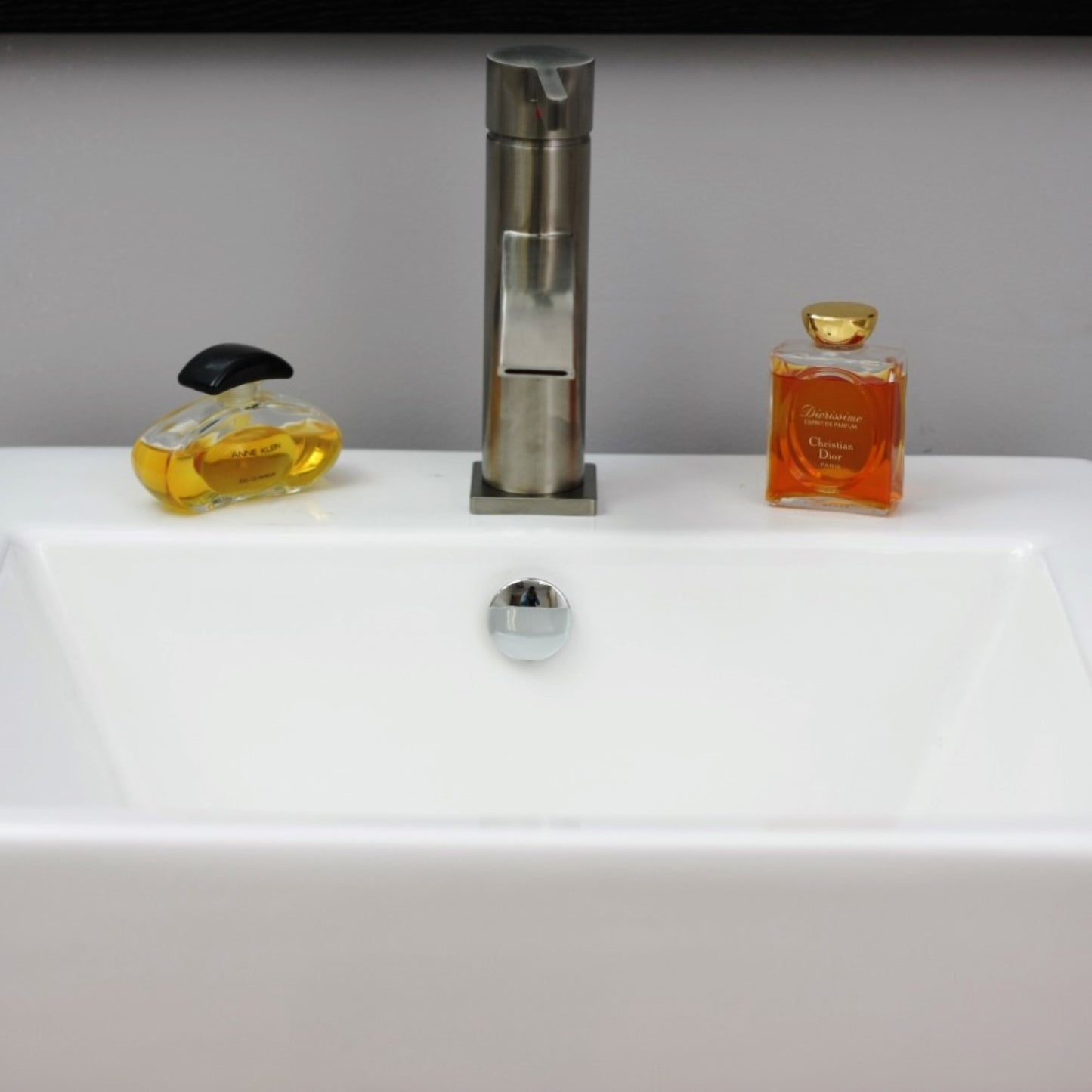 24" Single sink vanity
